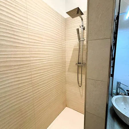 Strettomare-business & Travel 레조디칼라브리아